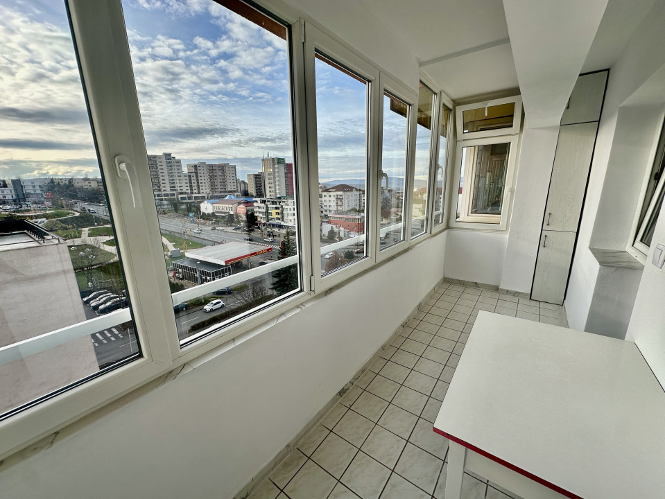 Apartament modern, renovat, 3 camere, zona spitalului de recuperare, Zorilor