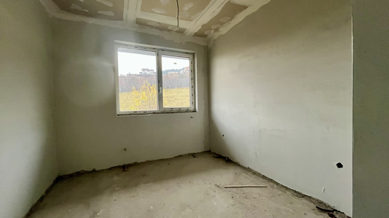 Duplex cu 3 dormitoare și curte proprie  în Florești-zona Tăuți