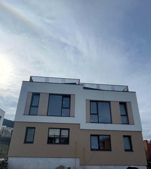 Duplex cu 2 terase și priveliște panoramică asupra Floreștiului-zona Tăuți