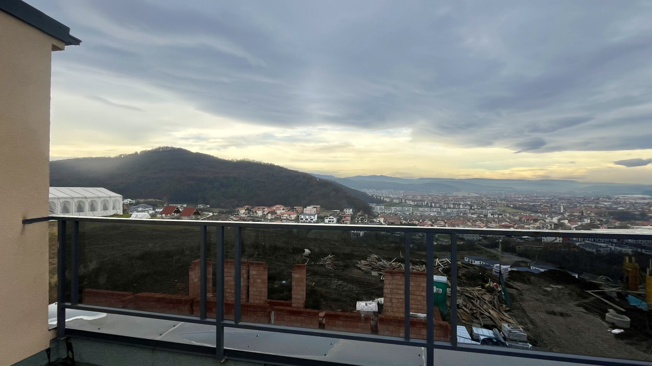 Duplex cu 2 terase și priveliște panoramică asupra Floreștiului-zona Tăuți
