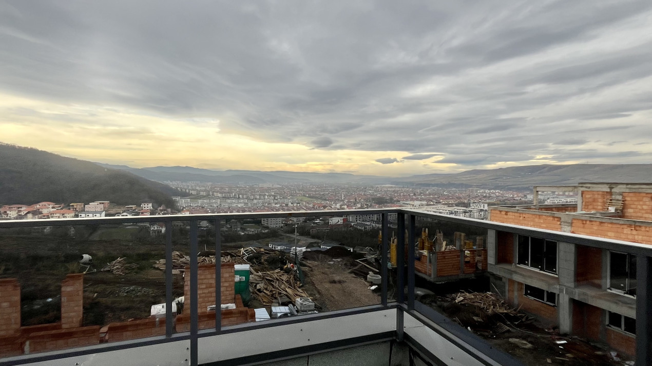 Duplex cu 2 terase și priveliște panoramică asupra Floreștiului-zona Tăuți