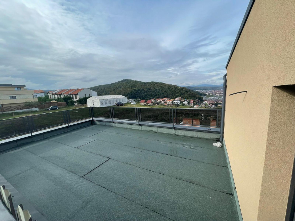 Duplex cu 2 terase și priveliște panoramică asupra Floreștiului-zona Tăuți