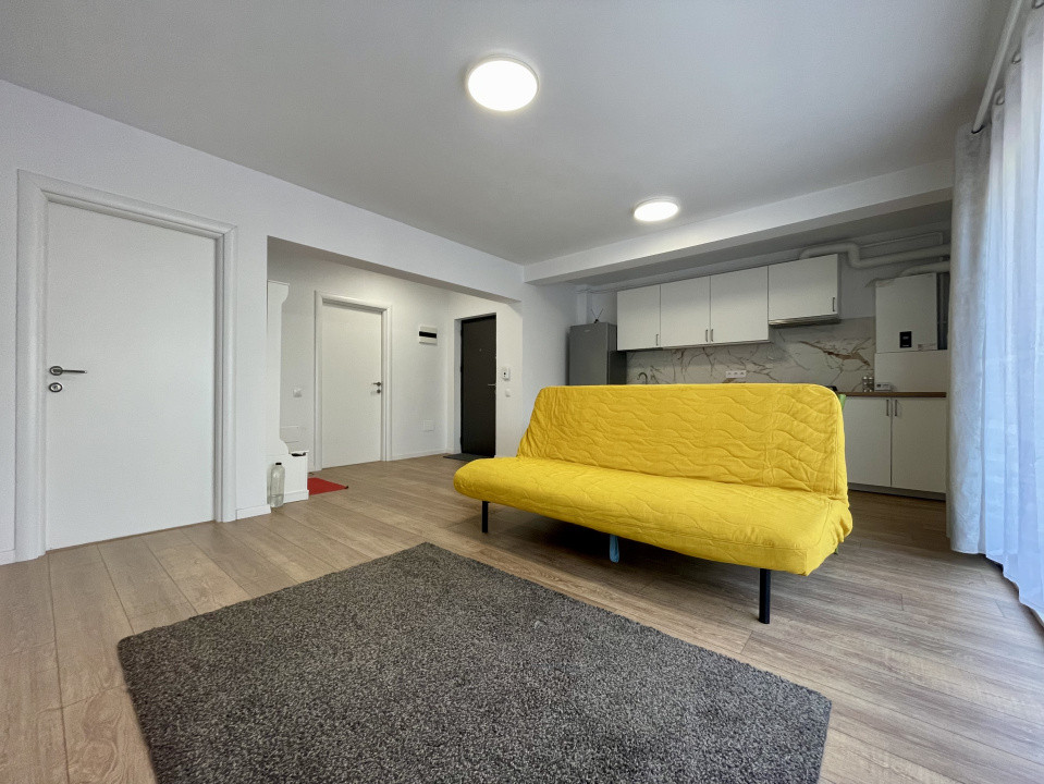 Prima închiriere 3 camere, 2 balcoane,  garaj și boxă