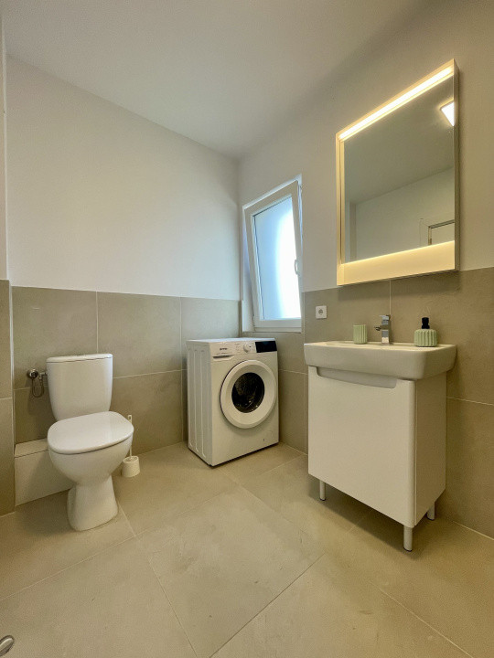 Prima închiriere 3 camere, 2 balcoane,  garaj și boxă