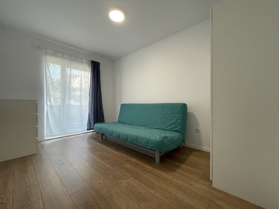 Prima închiriere 3 camere, 2 balcoane,  garaj și boxă