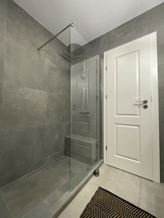 Apartament modern cu 3 camere și parcare