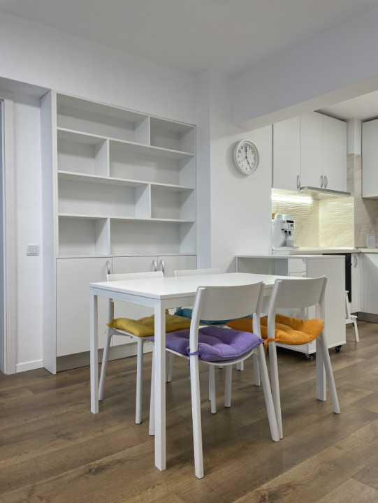 Apartament ultrafinisat cu 3 camere, 2 băi și parcare în Viva City