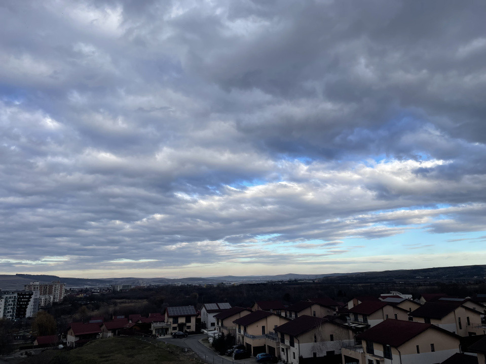 Apartament ultrafinisat cu 3 camere, 2 băi și parcare în Viva City