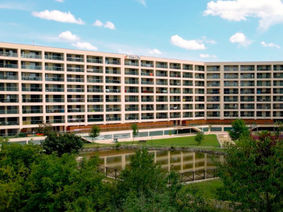 Apartament ultrafinisat cu 3 camere, 2 băi și parcare în Viva City