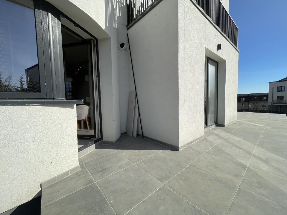 Apartament ultrafinisat de 3 camere la prima închiriere!