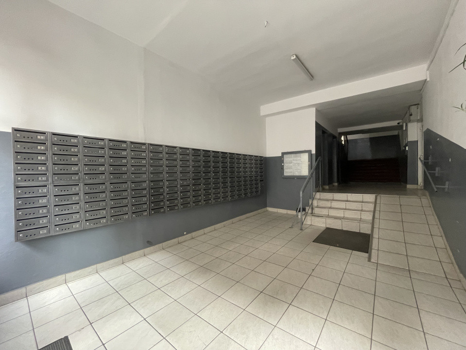 Garsonieră 28mp decomandată și balcon lângă Big