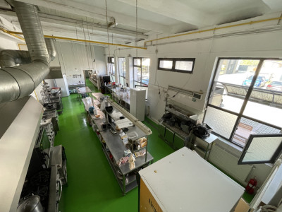Închiriere spațiu cu destinație alimentară complet echipat